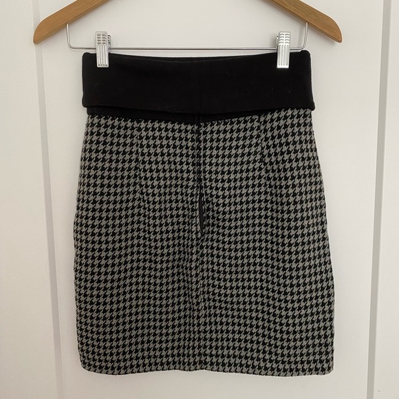 Skirt - Picture 2 of 3
